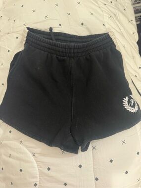 Black Women’s Lounge Shorts with Laurel Logo PINk